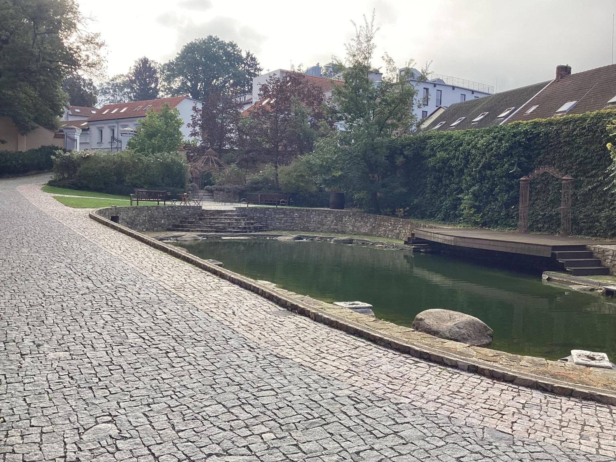 Antonio Residence Škvorec Kültér fotó